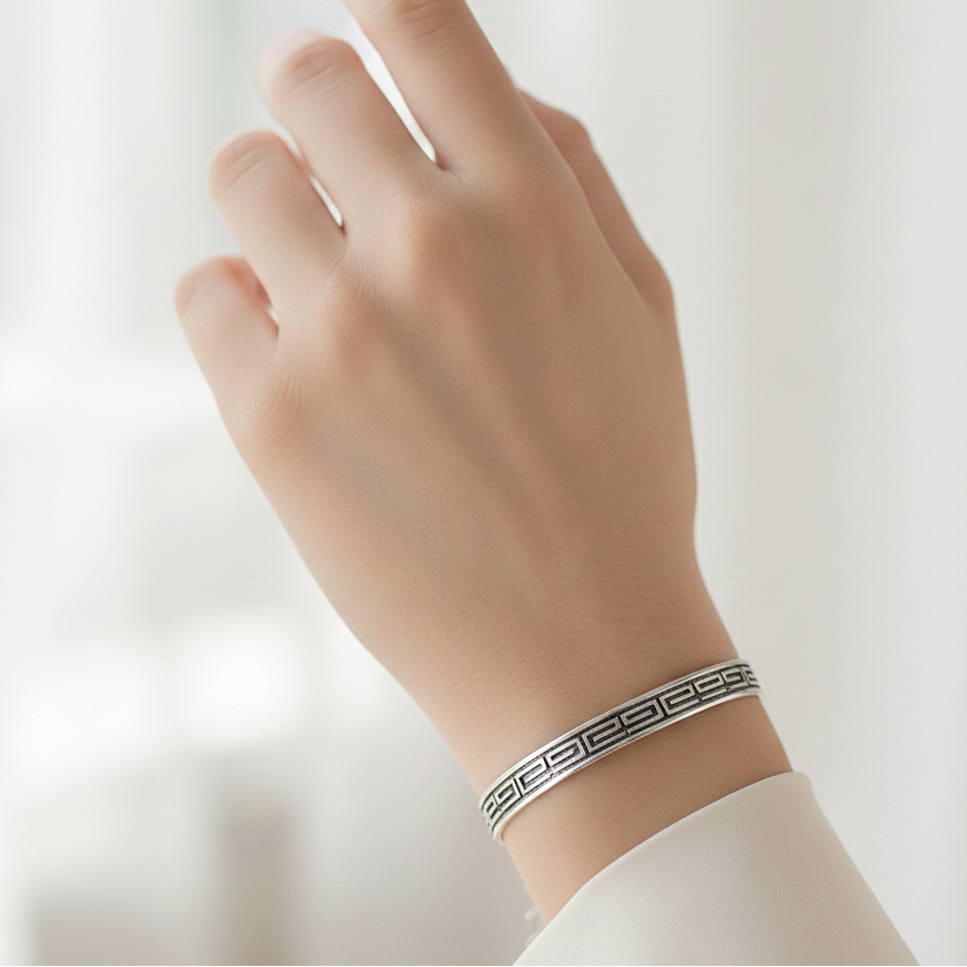 Pulsera Maze Pattern Silver Cuff
